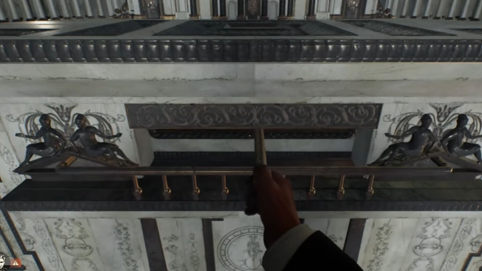 Interact with the handle to open the compartments (Source: Bethesda Softworks)